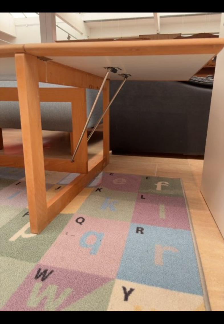 Træfarvet og hvidt sofabord